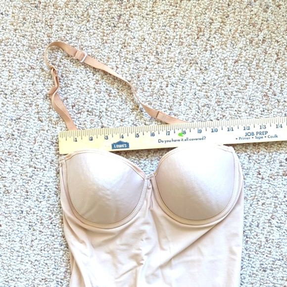 Naomi & Nicole® Shapewear, Shaping Convertible Strapless Bra Slip, nude. Size 36 - Picture 9 of 11